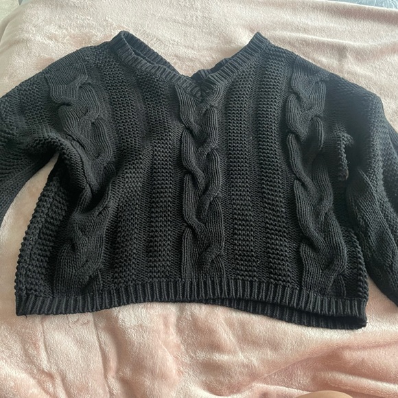Sweaters - black v neck thick sweater